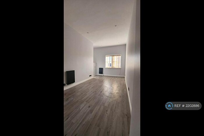 Studio To Rent In Seymour Court, Knaphill, Woking, GU21