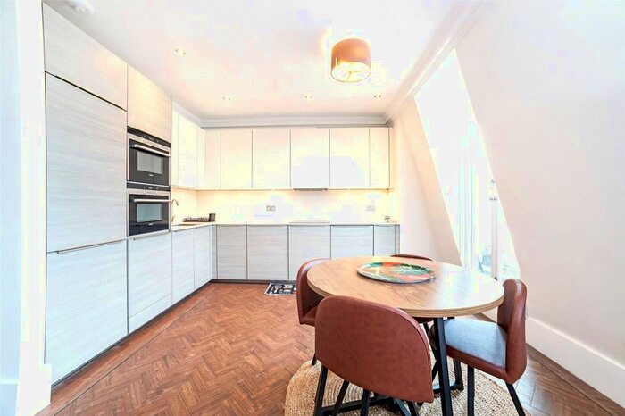 2 Bedroom Flat To Rent In Great Portland Street, London, W1W