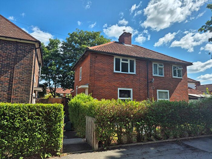 2 Bedroom Semi-Detached House To Rent In St. Benets Grove, Carshalton, SM5
