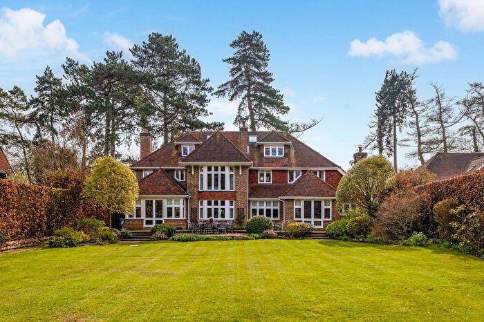 6 Bedroom Detached House For Sale In Cross Lane, Harpenden, Hertfordshire, AL5