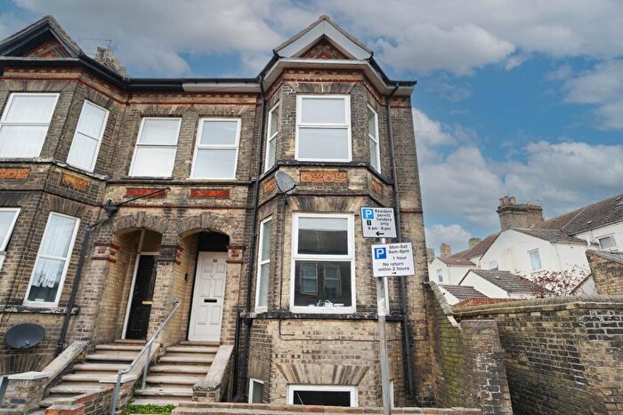 5 Bedroom Terraced House For Sale In Milton Road East, Lowestoft, NR32