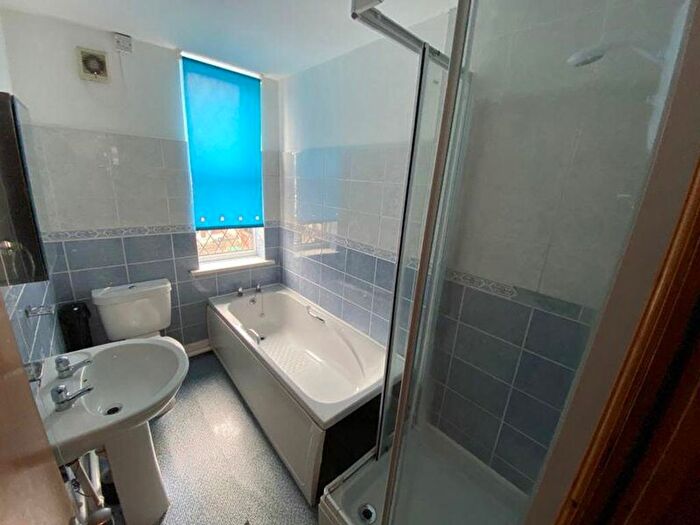 6 Bedroom Semi-Detached House To Rent In Balfour Road, Nottingham, NG7