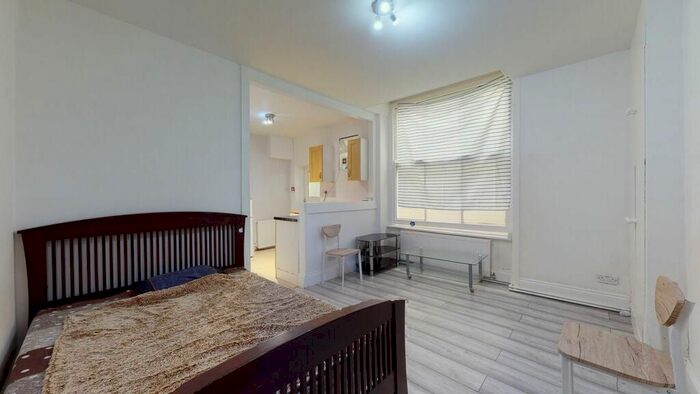 Studio To Rent In Shirland Road, London, W9