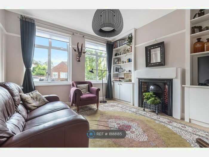 2 Bedroom Maisonette To Rent In Patterson Court, London, SE19