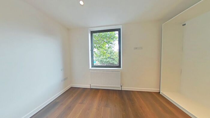 2 Bedroom Detached House For Sale In Cassland Road, London, Greater London, E9