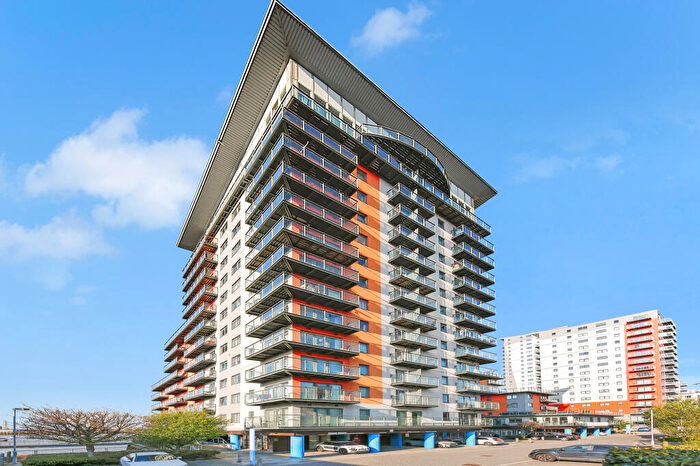 2 Bedroom Apartment For Sale In Jigger Mast House, Woolwich, SE18