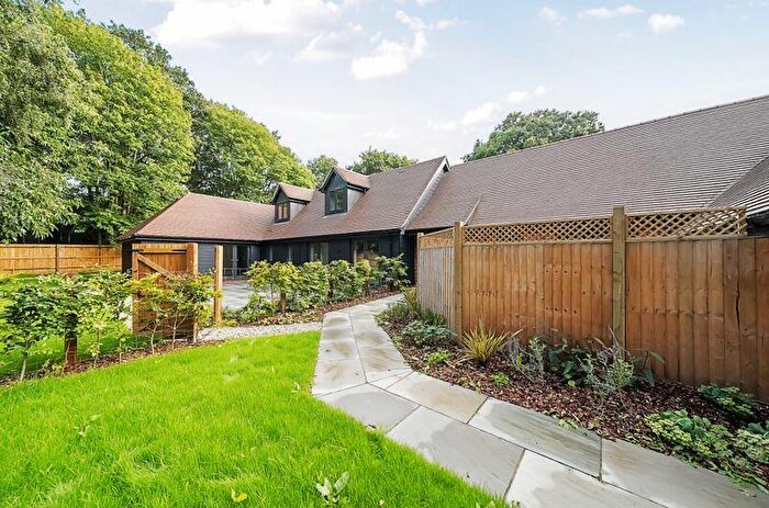 4 Bedroom Detached House For Sale In Upper Barnhill, Hunton, ME15