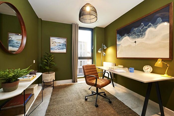 2 Bedroom Apartment To Rent In Hove Central, Boulevard Place Hove, BN3