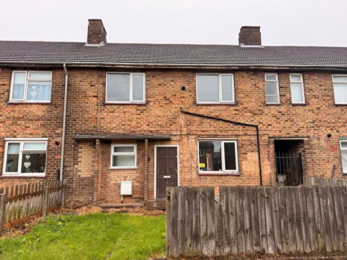 4 Bedroom Terraced House For Sale In Winchester Avenue, Grimsby, DN33