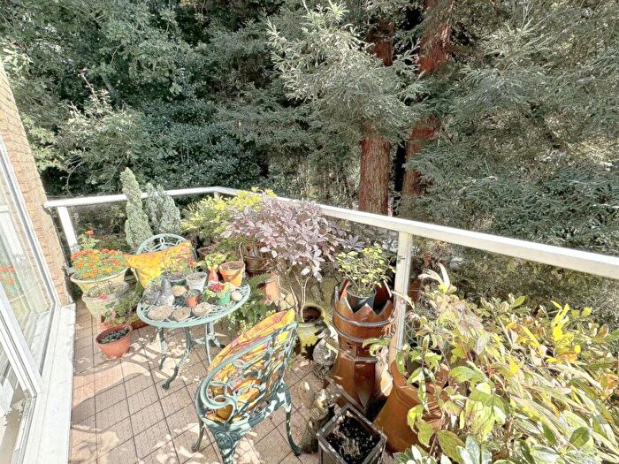 3 Bedroom Flat For Sale In Wilderton Road West, Branksome Park, Poole, BH13