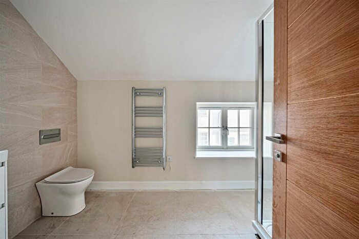 2 Bedroom Cottage For Sale In High Street, Ewell, Epsom, KT17