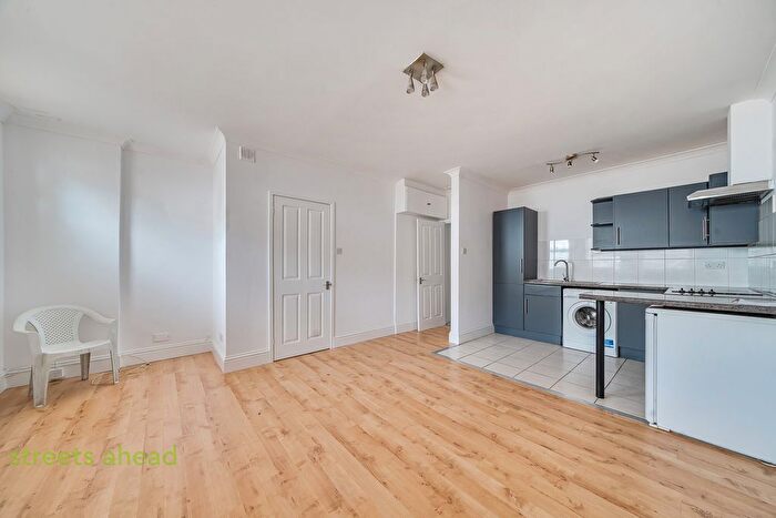 1 Bedroom Flat For Sale In Croham Road, South Croydon, CR2
