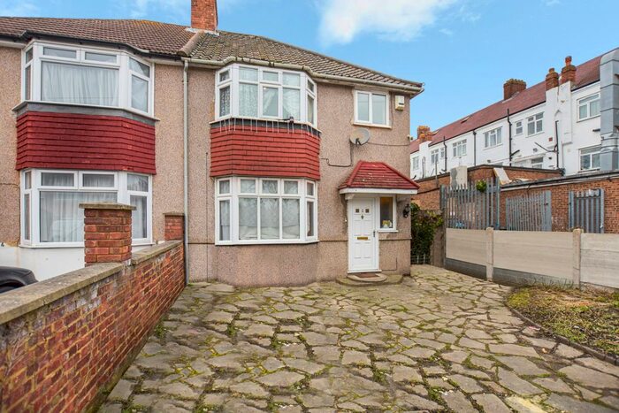 3 Bedroom Semi-Detached House To Rent In Weyman Road, Blackheath, SE3