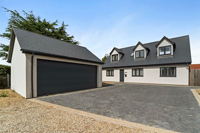 4 Bedroom Detached House For Sale In Ipswich Road, Brantham, Manningtree, CO11