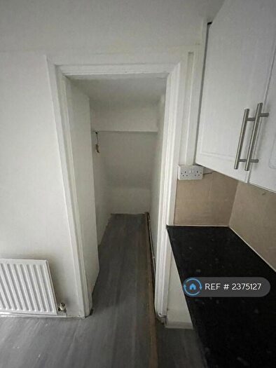 1 Bedroom Flat To Rent In High Street, Ferndale, CF43