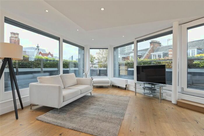 2 Bedroom Flat To Rent In Exmouth Market, London, EC1R