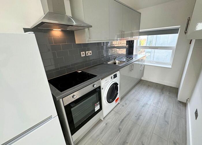 1 Bedroom Flat To Rent In Ballards Lane, Finchley, N3