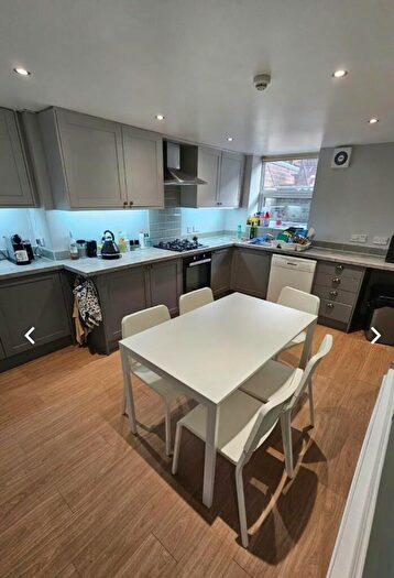 5 Bedroom Terraced House To Rent In Walmsley Road, Leeds, West Yorkshire, LS6