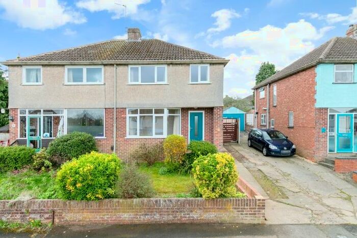 3 Bedroom Semi-Detached House To Rent In Beech Road Botley, OX2