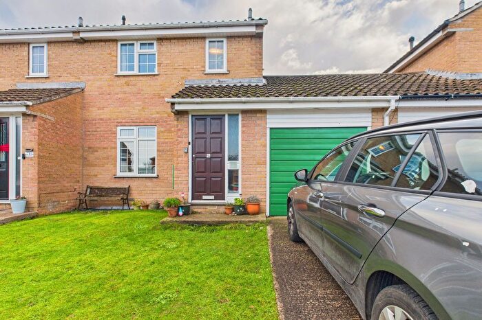 3 Bedroom Semi-Detached House To Rent In Kenn Moor Drive, Clevedon, North Somerset, BS21