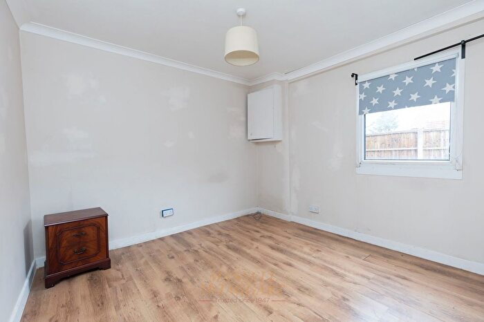 3 Bedroom Property For Sale In Smallfield Road, Horne, RH6