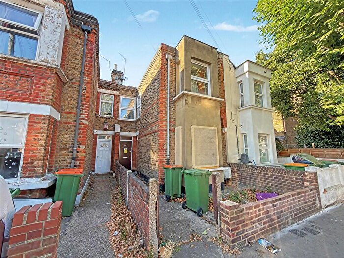 1 Bedroom Flat For Sale In Lansdown Road, London, E7