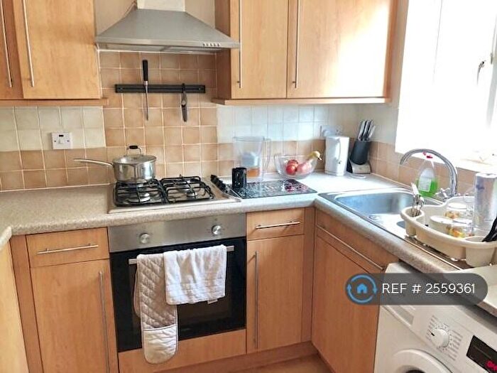 2 Bedroom Flat To Rent In Chapel Orchard, Yate, Bristol, BS37