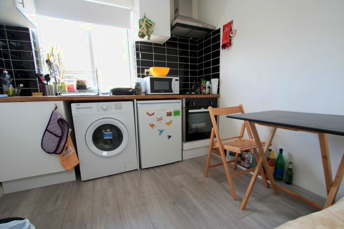 Studio To Rent In Walworth Road, Elephant And Castle, SE17
