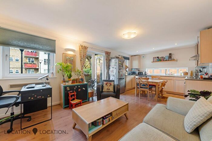 2 Bedroom Flat To Rent In Alkham Road, Autumn House, N16