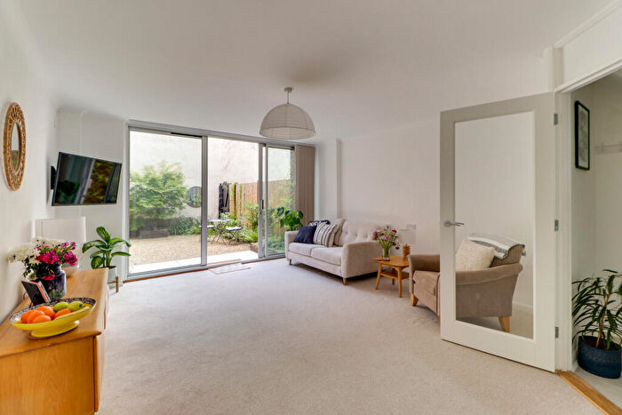 2 Bedroom End Of Terrace House For Sale In Halfpenny Lane, Old Portsmouth, PO1