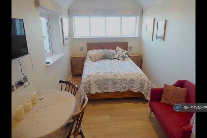 Studio To Rent In Bridge Road, Canterbury, CT4