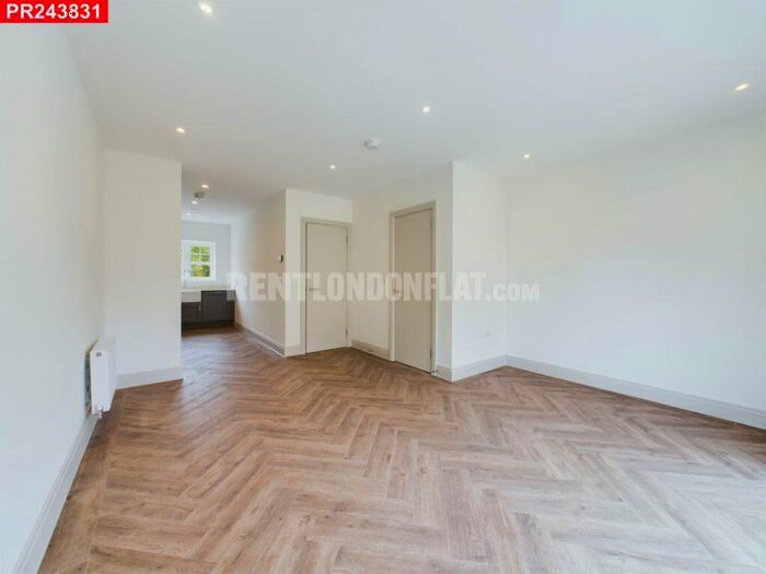 2 Bedroom House To Rent In Walnut Mews, Fleet, – Bedrooms House, GU51