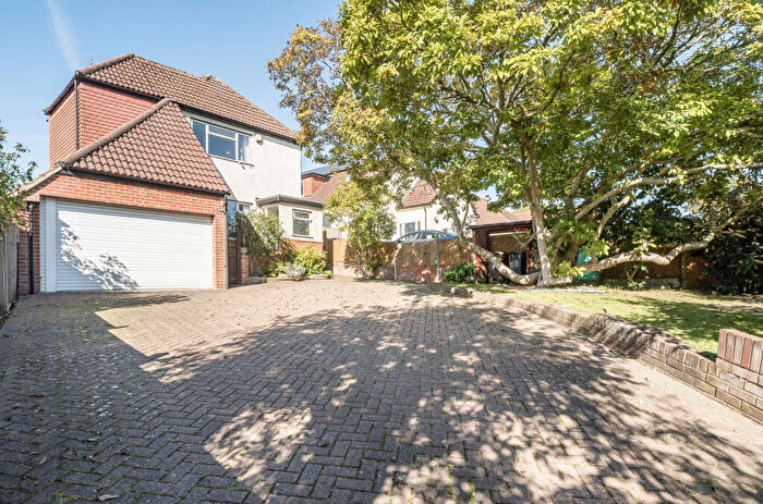 3 Bedroom House For Sale In Loddon Bridge Road, Woodley, Reading, RG5
