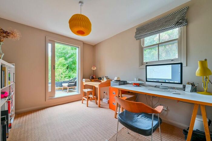 5 Bedroom Semi-Detached House To Rent In Tufnell Park Road, Tufnell Park, London, N7