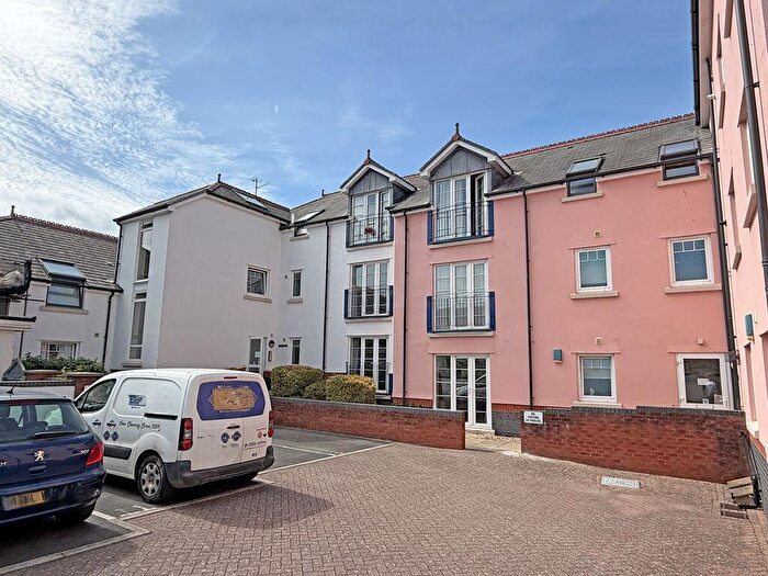 2 Bedroom Flat For Sale In Woolbrook Road, Sidmouth, EX10