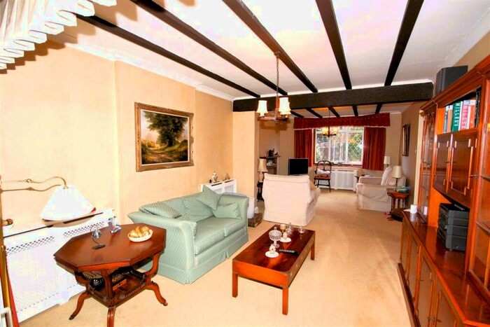 3 Bedroom Detached House For Sale In Woodland Way, Petts Wood East, Kent, BR5