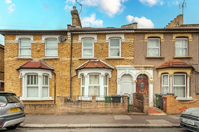 5 Bedroom Property For Sale In St Georges Road, Leyton, London, E10