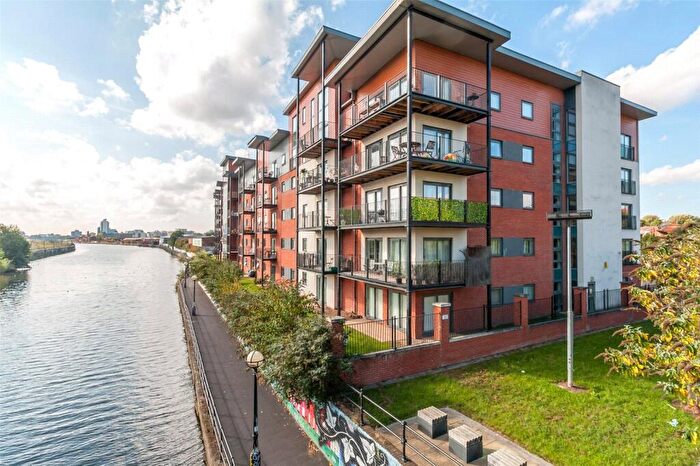 3 Bedroom Flat For Sale In Woden Street, Salford, Lancashire, M5