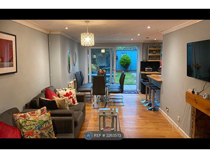 4 Bedroom Semi-Detached House To Rent In Jackson Road, Cambridge, CB4