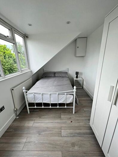 2 Bedroom Flat To Rent In Christchurch Avenue, Mapesbury, London, NW6