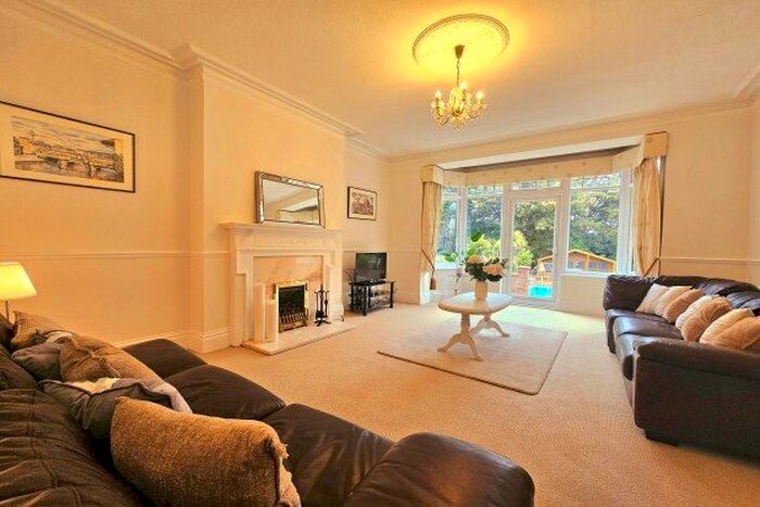 5 Bedroom Detached House To Rent In Avondale Road, Bromley, BR1