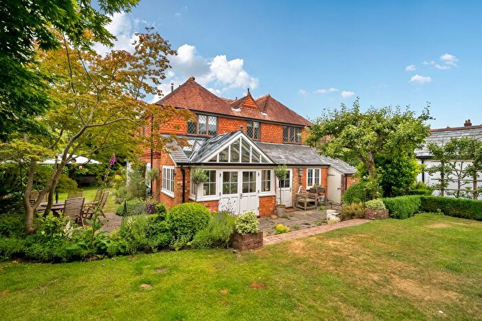 4 Bedroom Detached House For Sale In The Avenue, Grayshott, GU26