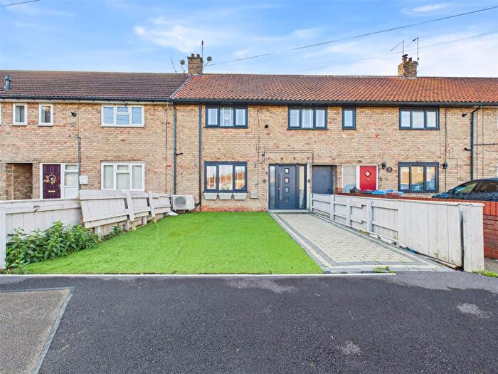3 Bedroom Terraced House For Sale In Burcott Garth, Kingston Upon Hull, HU4