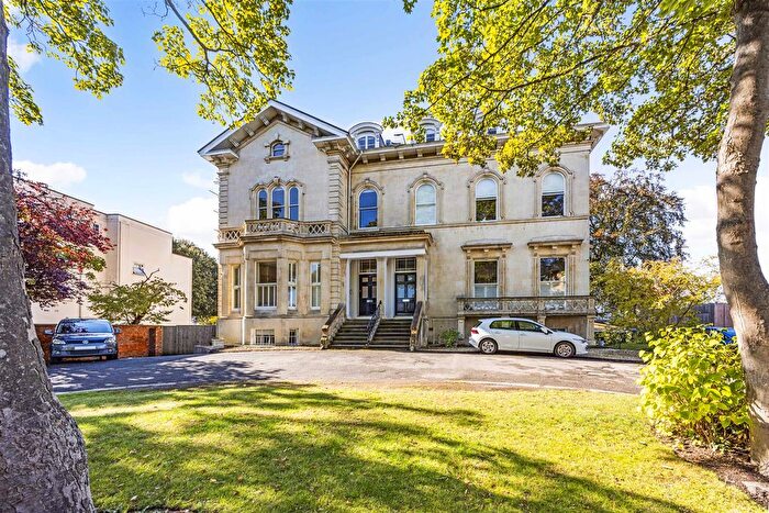 1 Bedroom Flat For Sale In Lypiatt Drive, Cheltenham, GL50