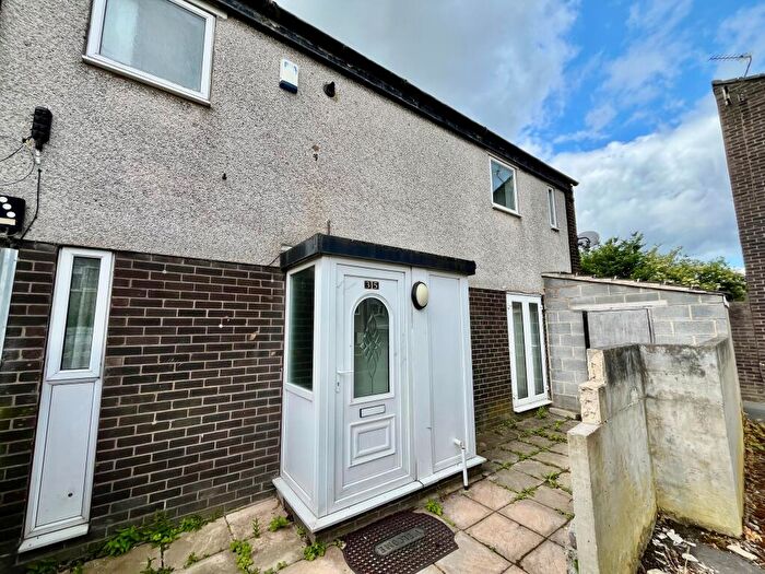 5 Bedroom House To Rent In Dulverton Grove, Leeds, LS11