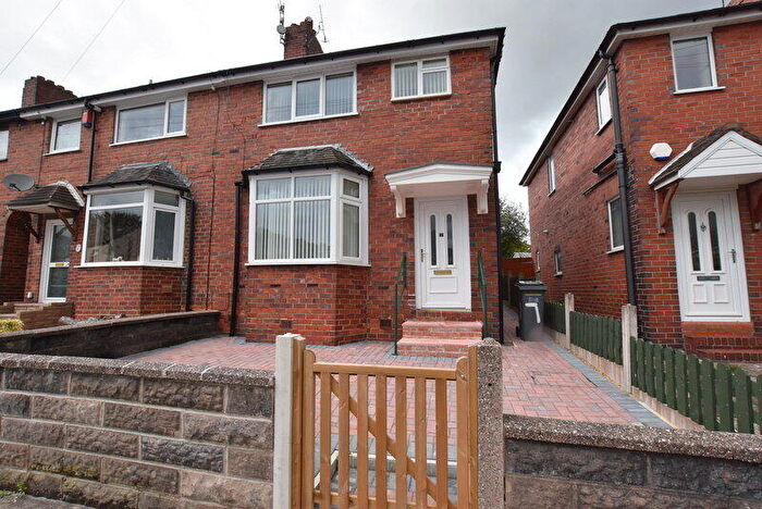 3 Bedroom Semi Detached House For Sale In Huntilee, Tunstall, ST6