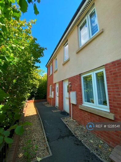 2 Bedroom Terraced House To Rent In East Dock Road, Newport, NP20