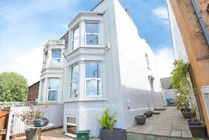 3 Bedroom Semi-Detached House For Sale In Stapleton Road, Easton, Bristol, BS5