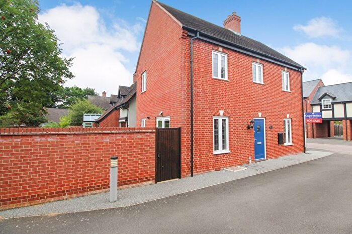 3 Bedroom Detached House For Sale In Woodpecker Close, Great Barford, MK44