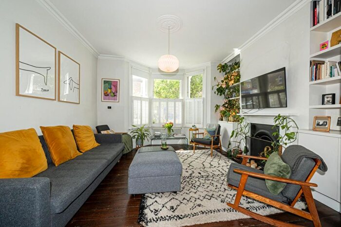 3 Bedroom Terraced House For Sale In Abdale Road, Shepherds Bush, W12
